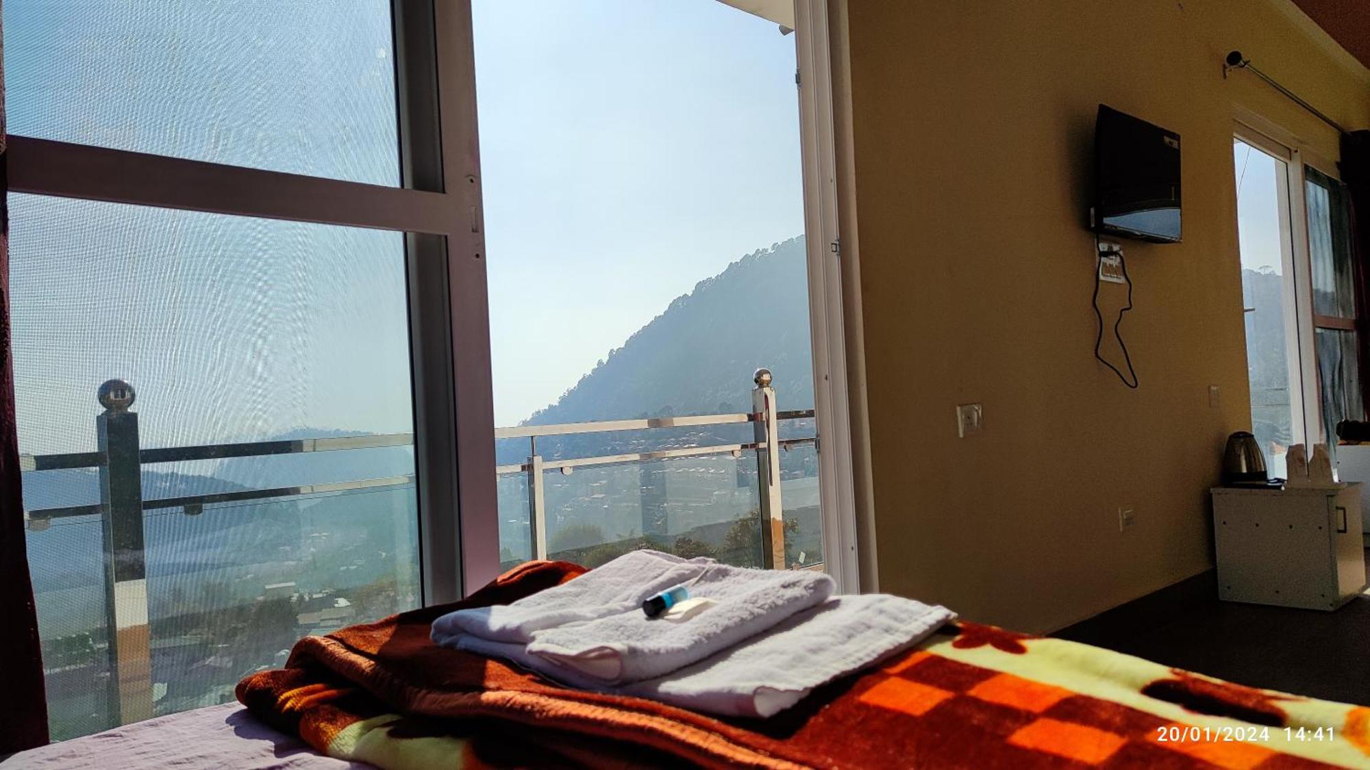 Host Labs - Premium View Homestay