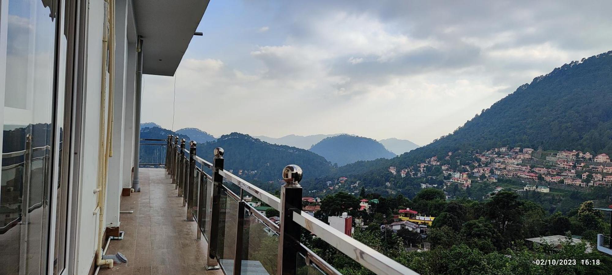Host Labs - Premium View Bhimtal